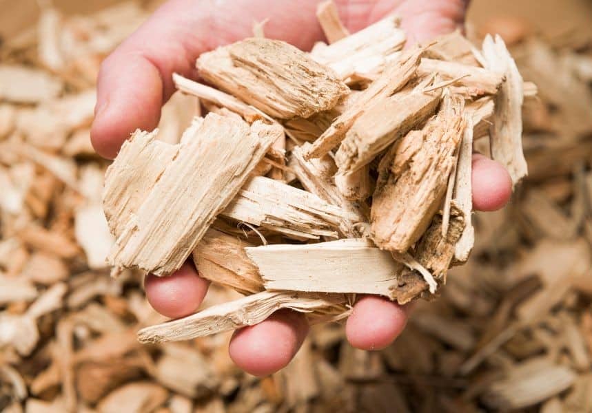 木片是常見的 DIY 擴香棒材料